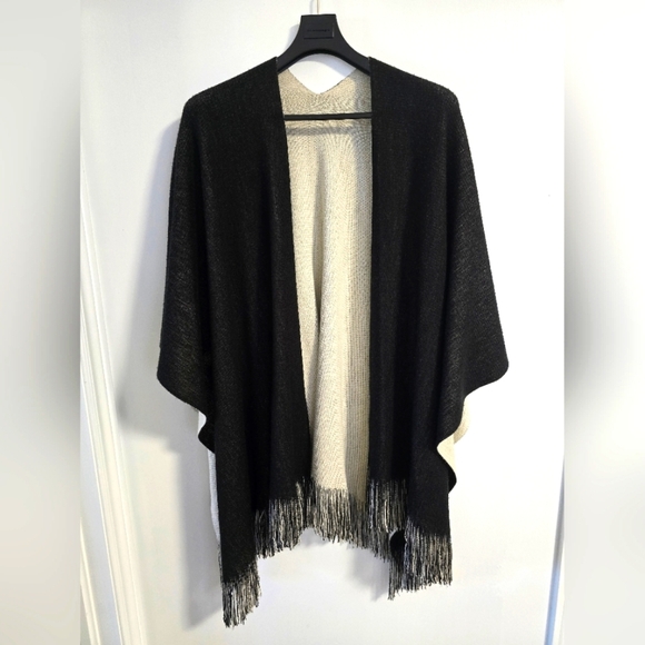Black White Fringe Shawl Scarf Wrap Poncho Reversible Acrylic Soft - Picture 1 of 5